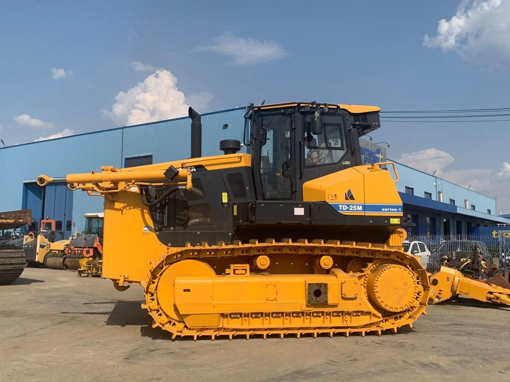 Dressta TD25M - Bulldozer: photos 2 Dressta TD25M - Bulldozer: photos 2