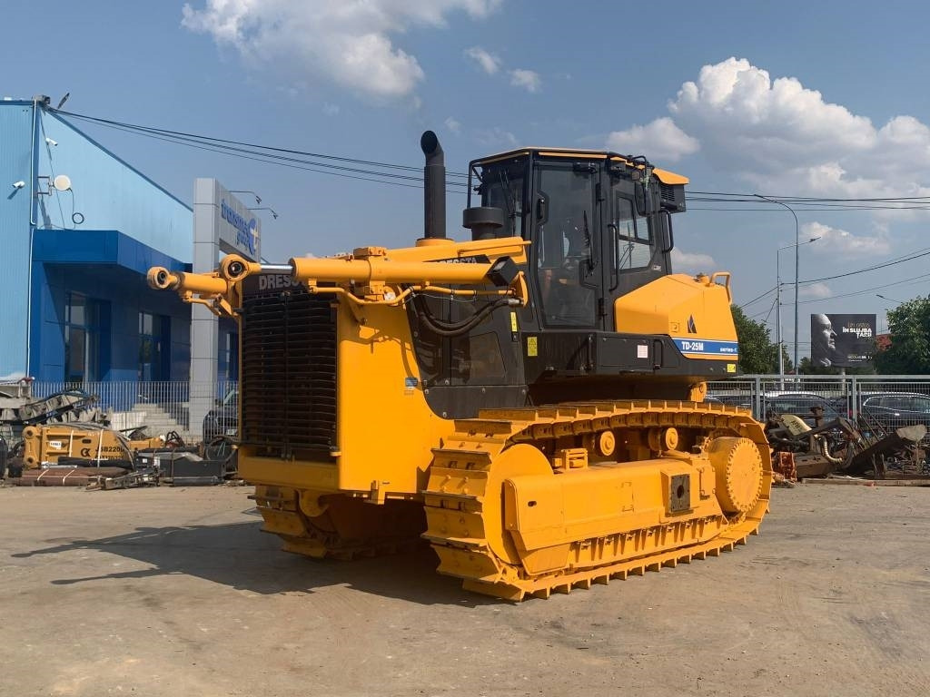 Dressta TD25M - Bulldozer: photos 3 Dressta TD25M - Bulldozer: photos 3