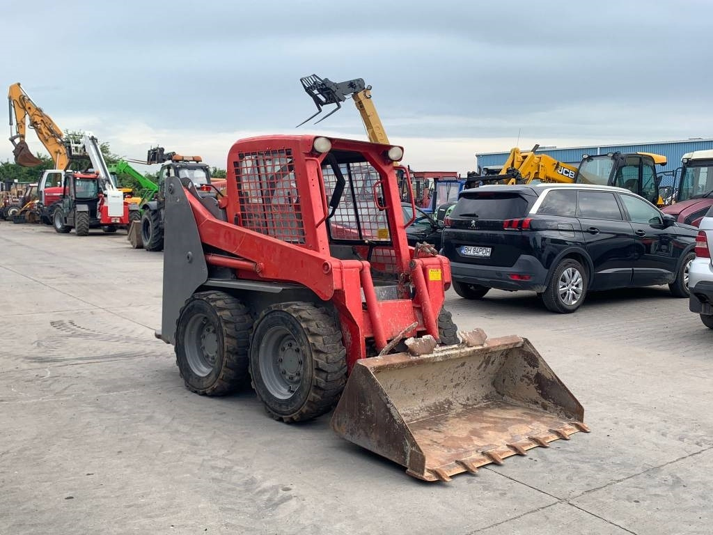 Gehl 4240 - Mini chargeuse: photos 1 Gehl 4240 - Mini chargeuse: photos 1