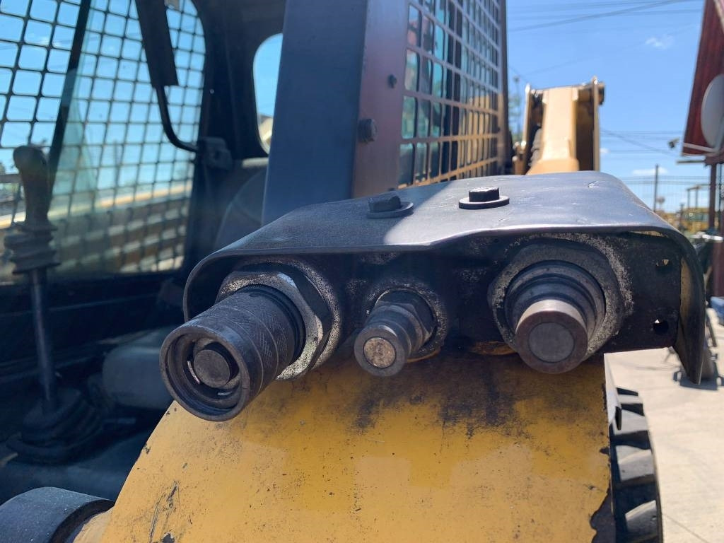 Mini chargeuse Gehl R 165: photos 7 Mini chargeuse Gehl R 165: photos 7