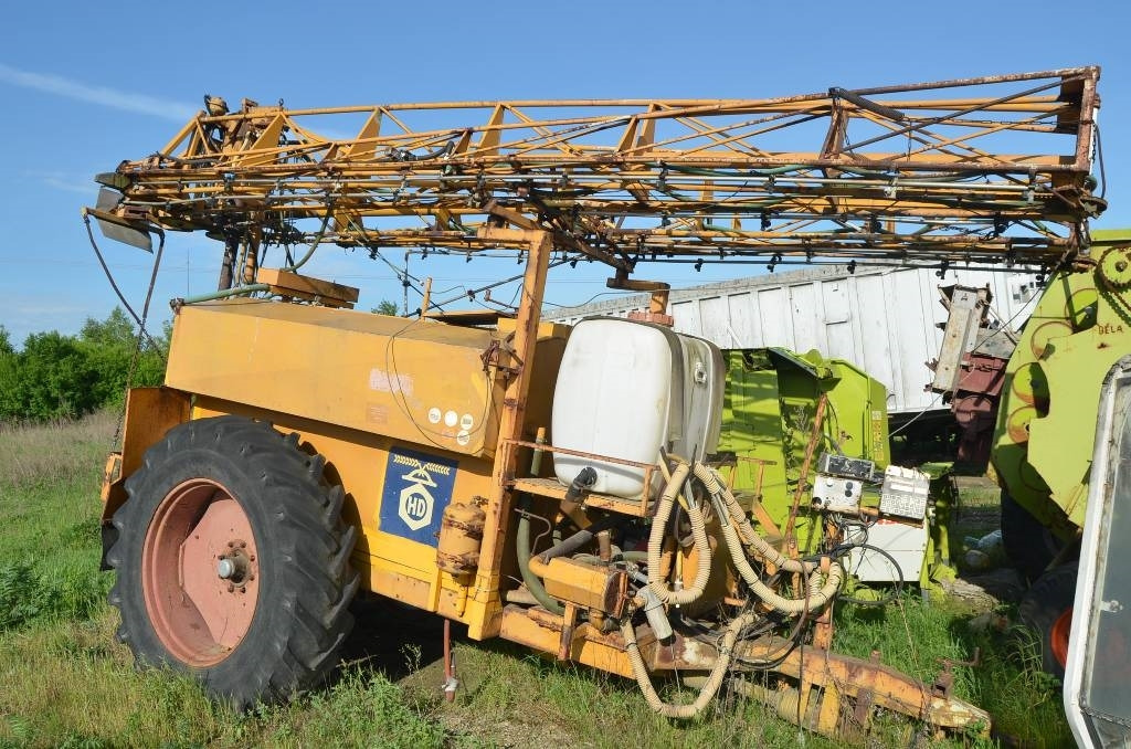 HD 4000 - Pulvérisateur traîné: photos 2 HD 4000 - Pulvérisateur traîné: photos 2