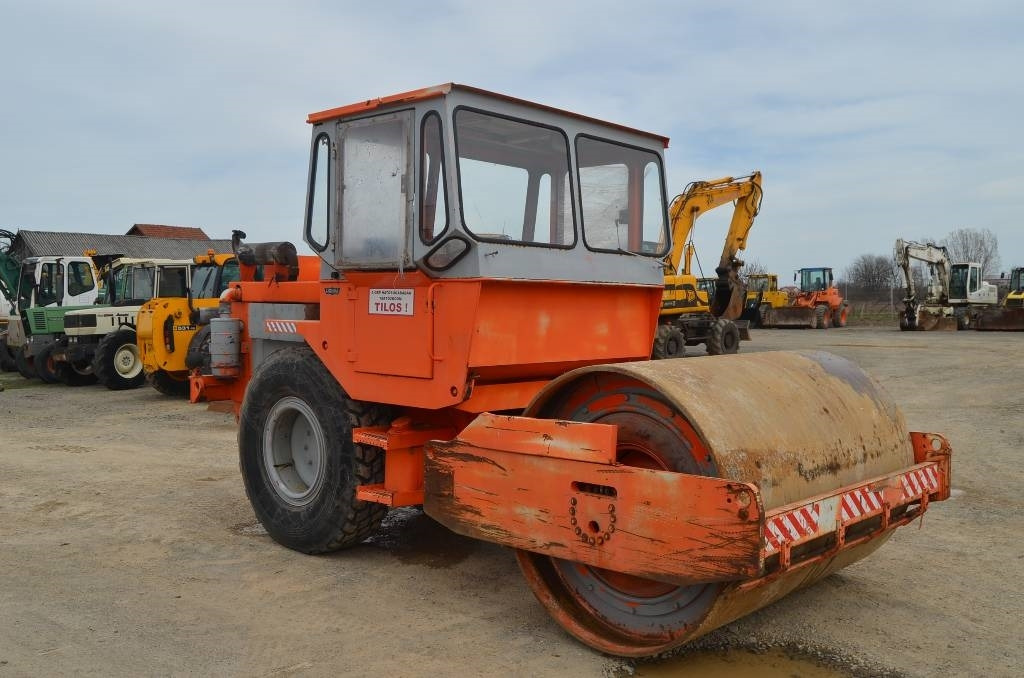 Hamm DV 08 - Compacteur à pieds de mouton/ Monocylindre: photos 1 Hamm DV 08 - Compacteur à pieds de mouton/ Monocylindre: photos 1