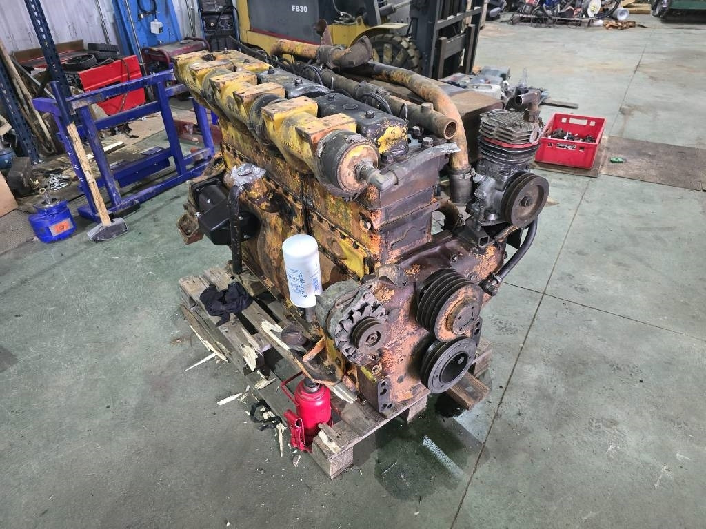 Hanomag 6 Cylinder ENGINE - Moteur pour Engins de chantier: photos 2 Hanomag 6 Cylinder ENGINE - Moteur pour Engins de chantier: photos 2
