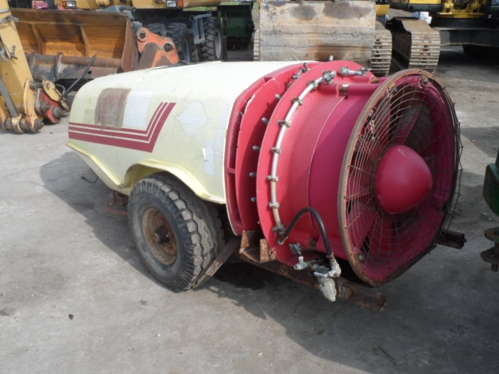 Hardi 1000 - Pulvérisateur traîné: photos 3 Hardi 1000 - Pulvérisateur traîné: photos 3