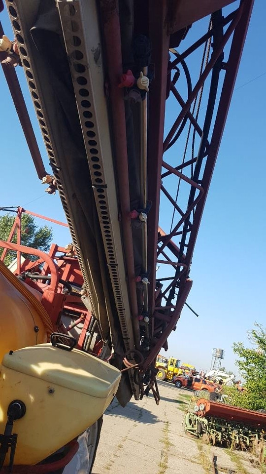 Hardi Commander - Pulvérisateur traîné: photos 4 Hardi Commander - Pulvérisateur traîné: photos 4