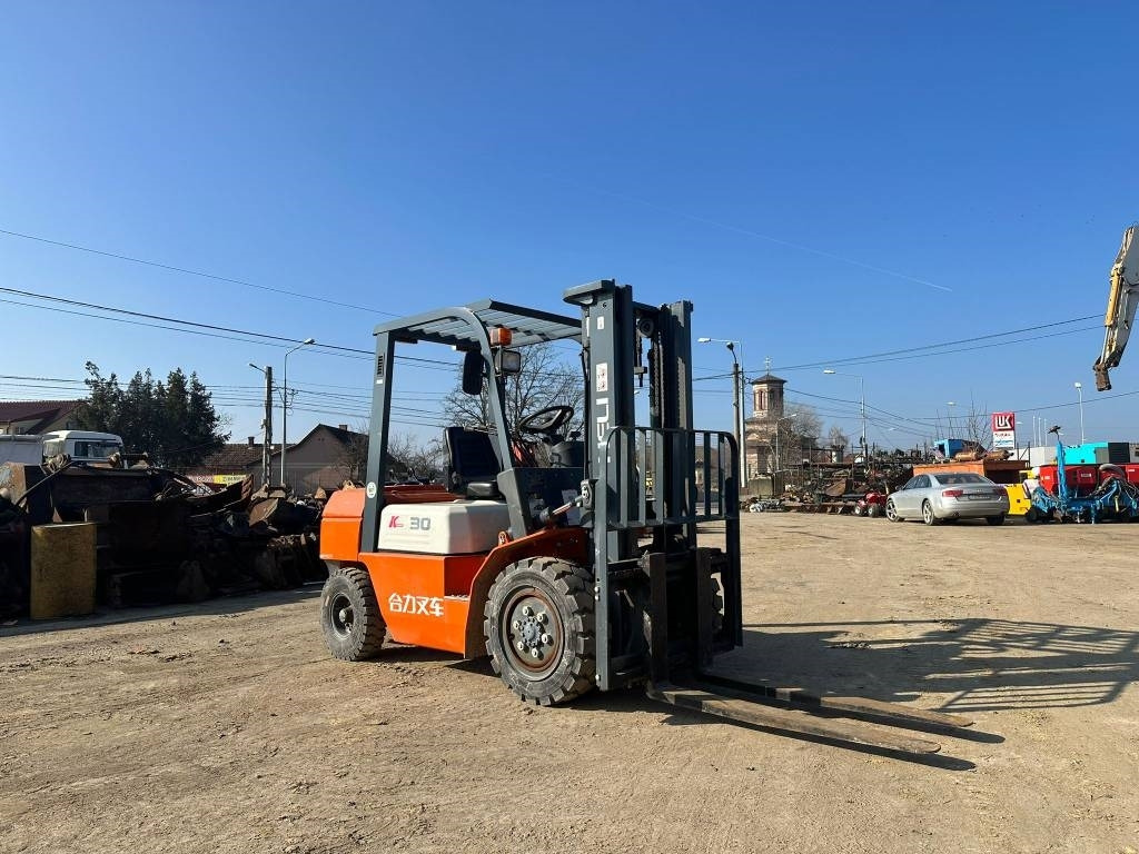 Heli CPD 30 - Chariot élévateur diesel: photos 2 Heli CPD 30 - Chariot élévateur diesel: photos 2