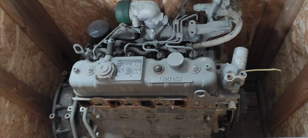Isuzu CC-4JG1 - Moteur pour Engins de chantier: photos 5 Isuzu CC-4JG1 - Moteur pour Engins de chantier: photos 5
