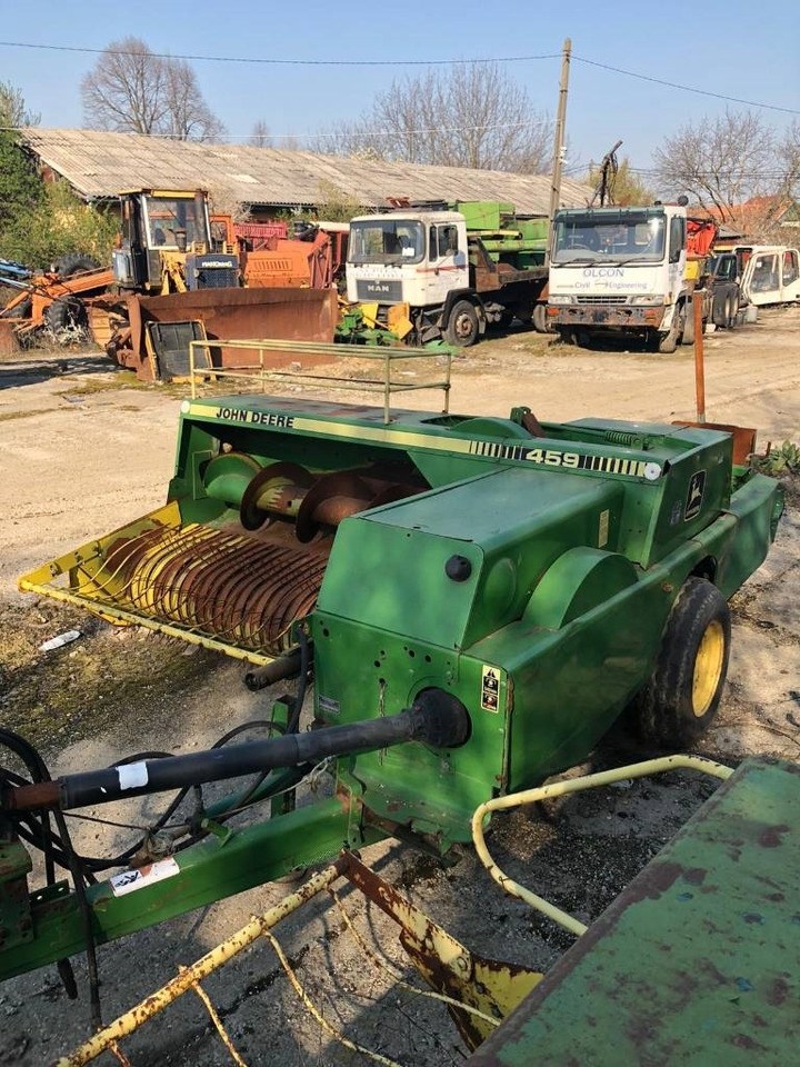 John Deere 459 - Presse à balles cubiques: photos 2 John Deere 459 - Presse à balles cubiques: photos 2