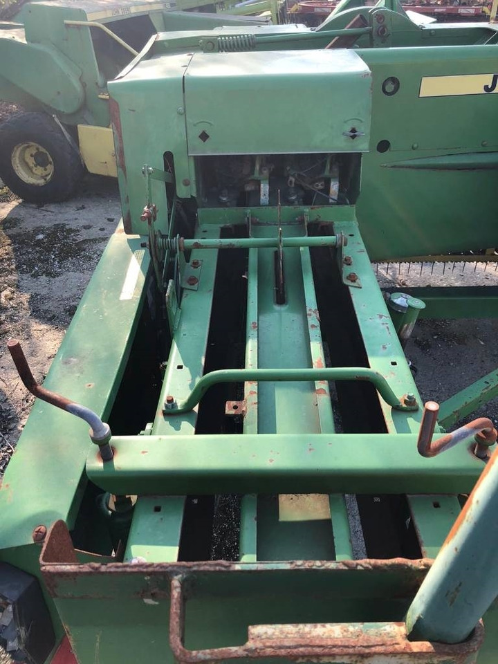 John Deere 459 - Presse à balles cubiques: photos 4 John Deere 459 - Presse à balles cubiques: photos 4