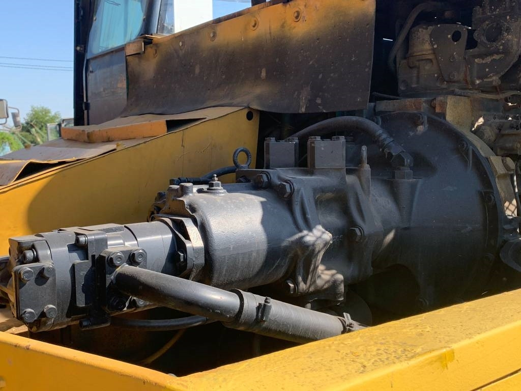 Tombereau sur chenilles Komatsu CD 110 R-1: photos 10