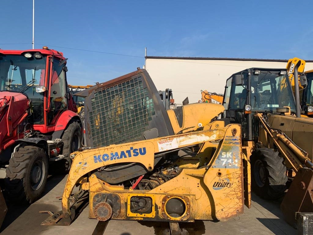 Komatsu SK 714 FOR PARTS - Mini chargeuse: photos 2 Komatsu SK 714 FOR PARTS - Mini chargeuse: photos 2