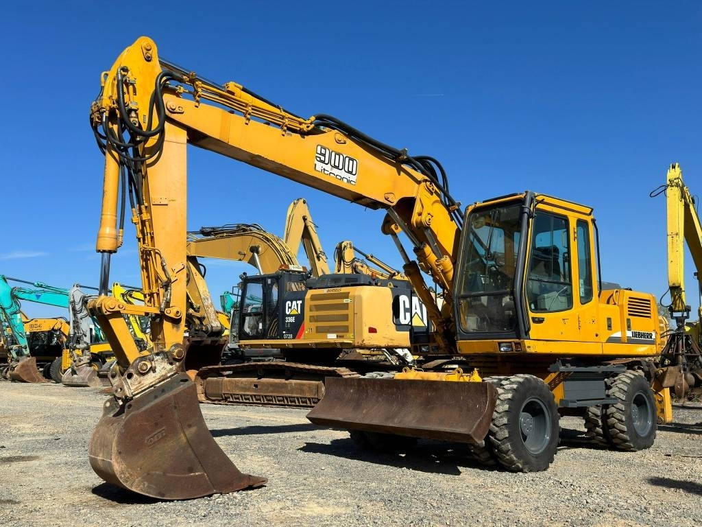 Liebherr A 900 B - Pelle sur pneus: photos 1 Liebherr A 900 B - Pelle sur pneus: photos 1