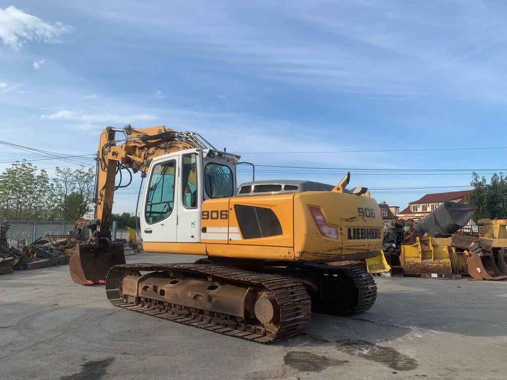 Liebherr R 906 LC Liebherr R 906 LC - Pelle sur chenille: photos 3 Liebherr R 906 LC Liebherr R 906 LC - Pelle sur chenille: photos 3