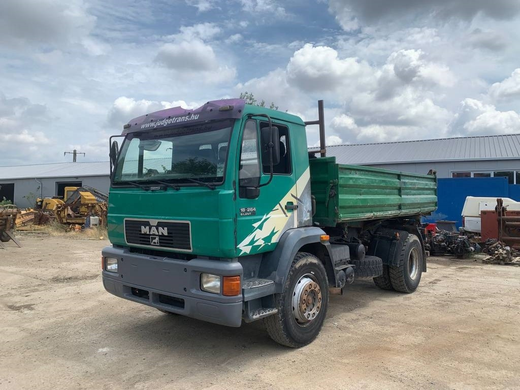 MAN 18.246 - Camion benne: photos 2 MAN 18.246 - Camion benne: photos 2