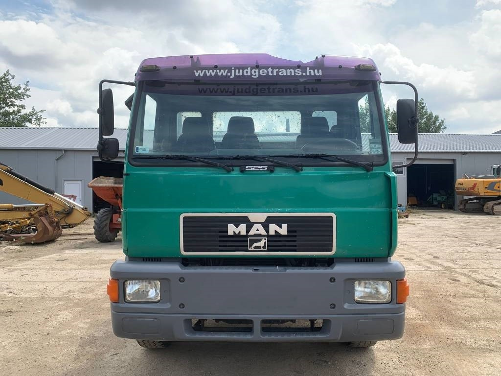 MAN 18.246 - Camion benne: photos 5 MAN 18.246 - Camion benne: photos 5