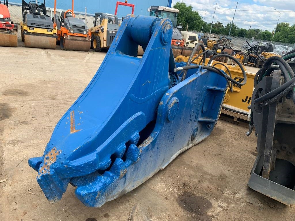 MBI RP35 - Cisaille de démolition pour Engins de chantier: photos 2 MBI RP35 - Cisaille de démolition pour Engins de chantier: photos 2