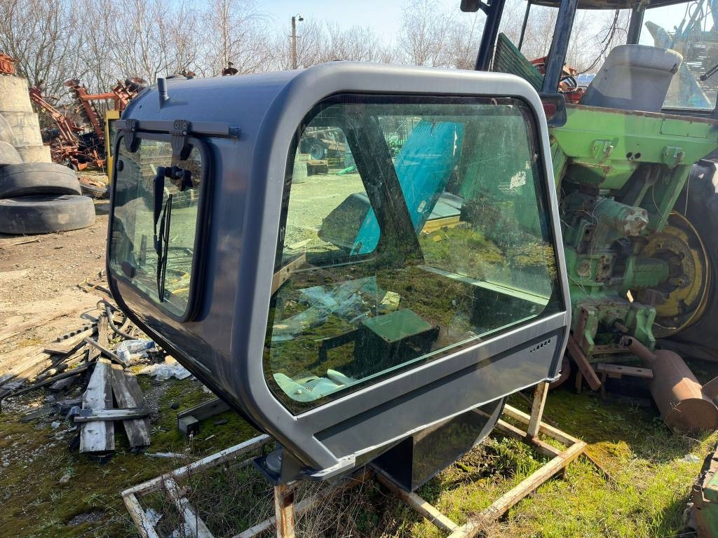 Manitou Telescopic Handler Cabin - Cabine pour Engins de chantier: photos 2 Manitou Telescopic Handler Cabin - Cabine pour Engins de chantier: photos 2
