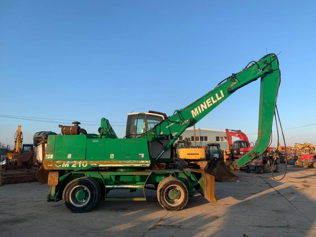 Minelli CM210 - Pelle sur pneus: photos 5 Minelli CM210 - Pelle sur pneus: photos 5