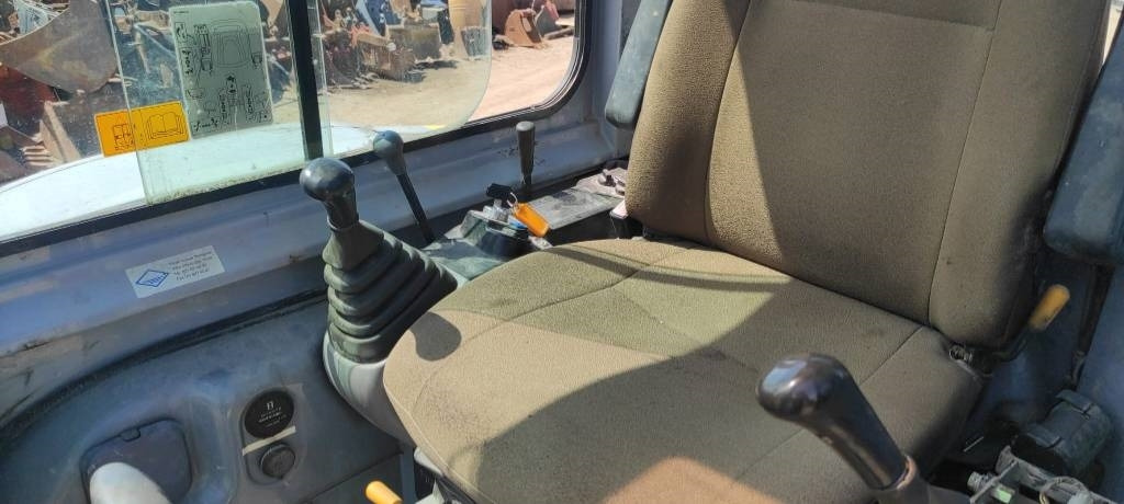 New Holland E 50.2 C - Mini pelle: photos 3 New Holland E 50.2 C - Mini pelle: photos 3