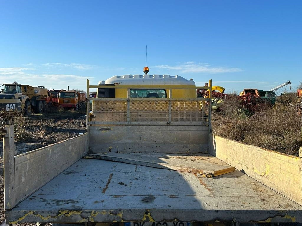 Nissan NT500 - Camion benne: photos 5 Nissan NT500 - Camion benne: photos 5