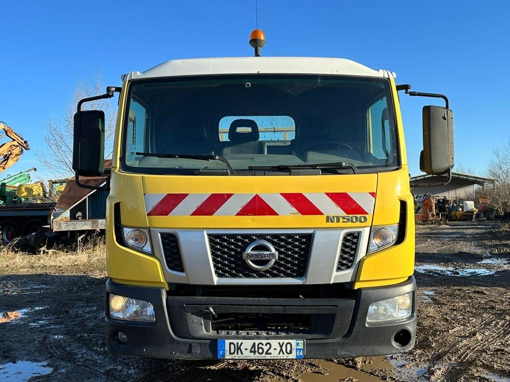 Nissan NT500 - Camion benne: photos 2 Nissan NT500 - Camion benne: photos 2