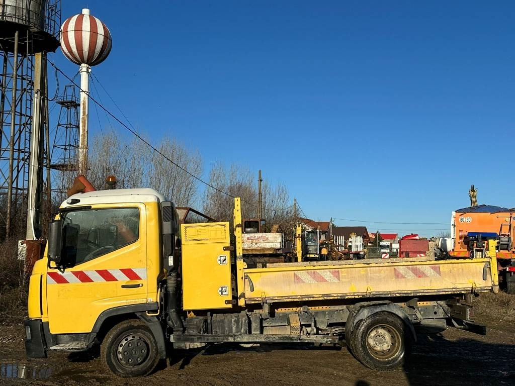 Nissan NT500 - Camion benne: photos 3 Nissan NT500 - Camion benne: photos 3