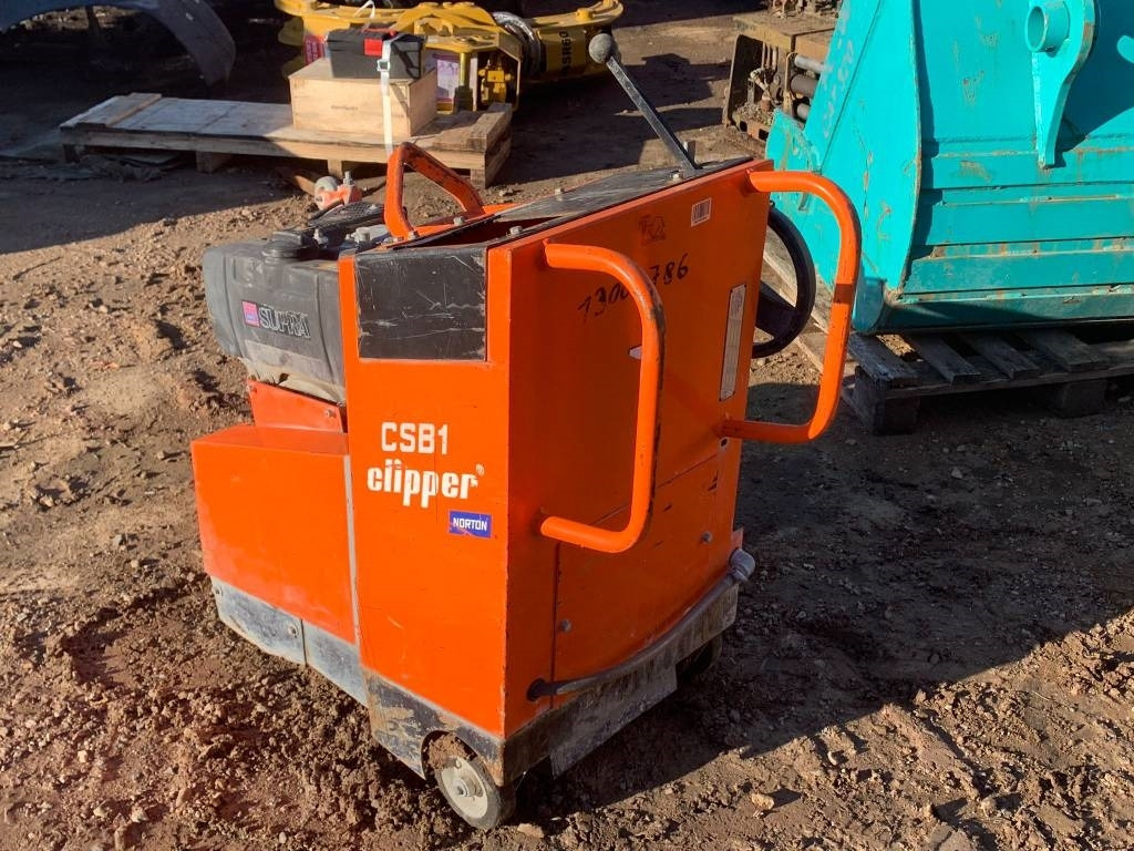 Norton Clipper CSB1 - Travaux routiers: photos 5 Norton Clipper CSB1 - Travaux routiers: photos 5