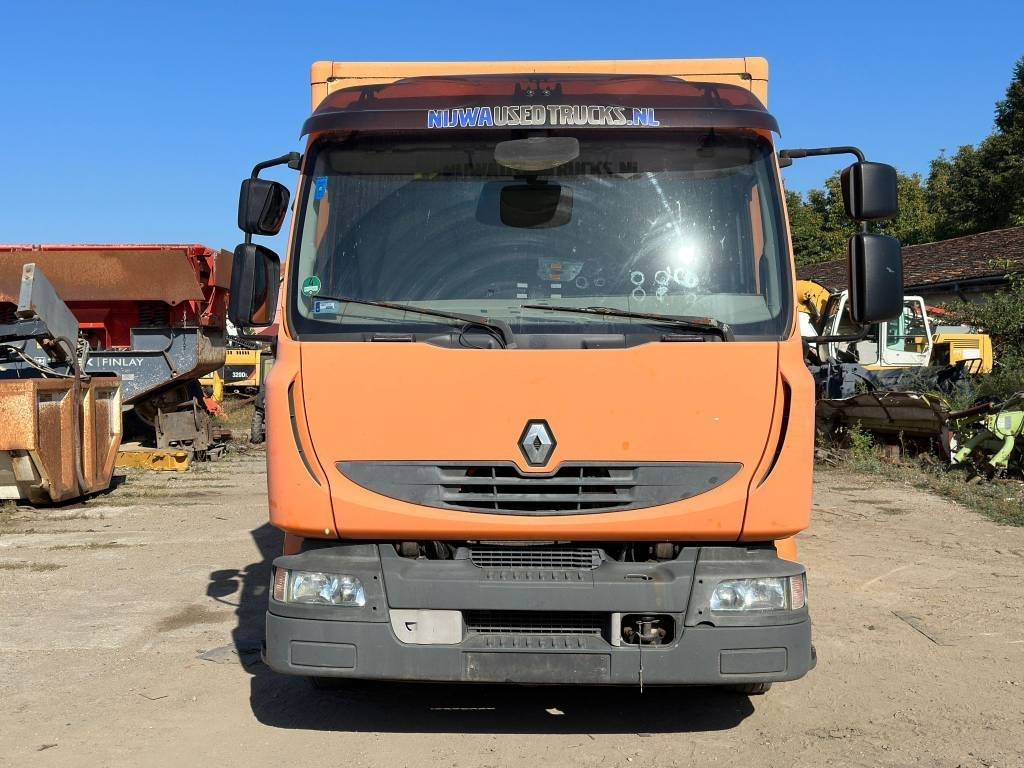 Renault Midlum 220 DCI - Camion fourgon: photos 3 Renault Midlum 220 DCI - Camion fourgon: photos 3