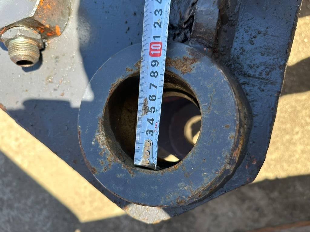 SEC 20 - Cisaille de démolition pour Engins de chantier: photos 3 SEC 20 - Cisaille de démolition pour Engins de chantier: photos 3