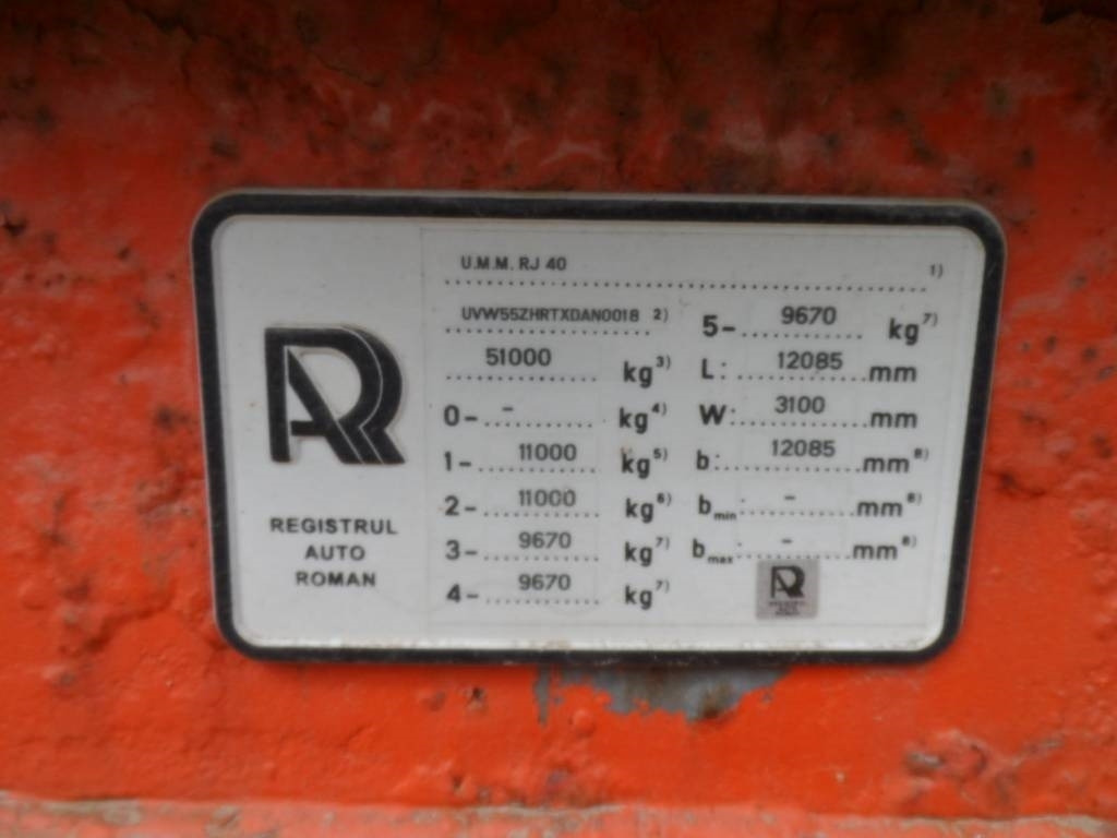UMM RJ 40 - Semi-remorque surbaissé: photos 3 UMM RJ 40 - Semi-remorque surbaissé: photos 3