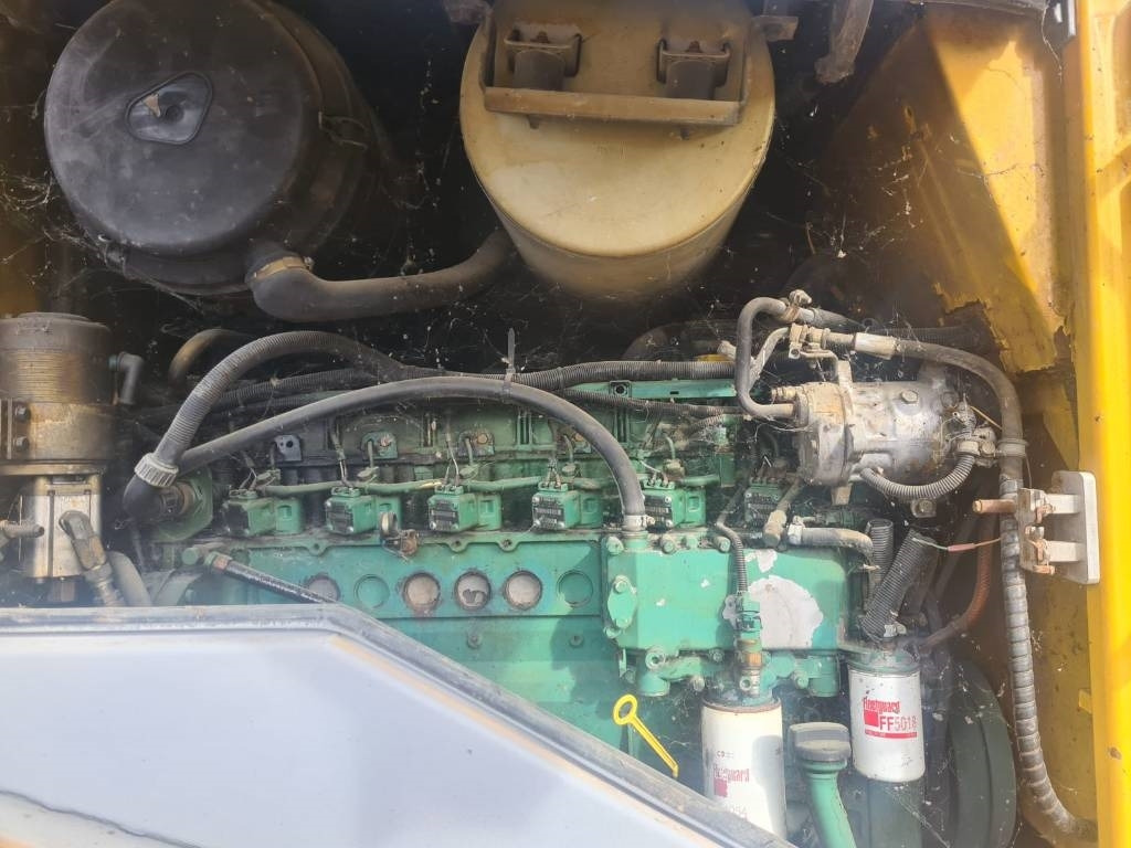Chargeuse sur pneus Volvo L 120 E: photos 7