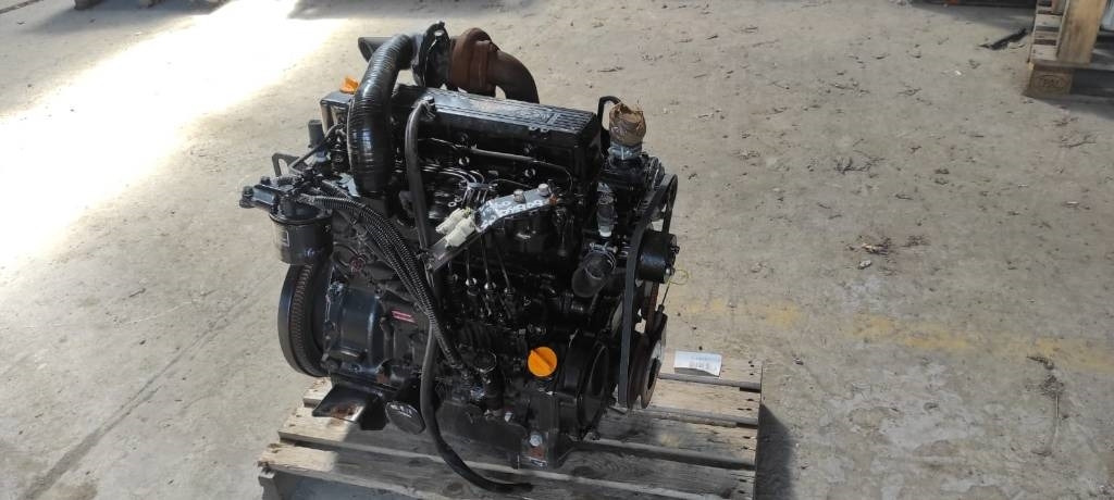 Yanmar 4TNE100 - Moteur pour Machine agricole: photos 1 Yanmar 4TNE100 - Moteur pour Machine agricole: photos 1