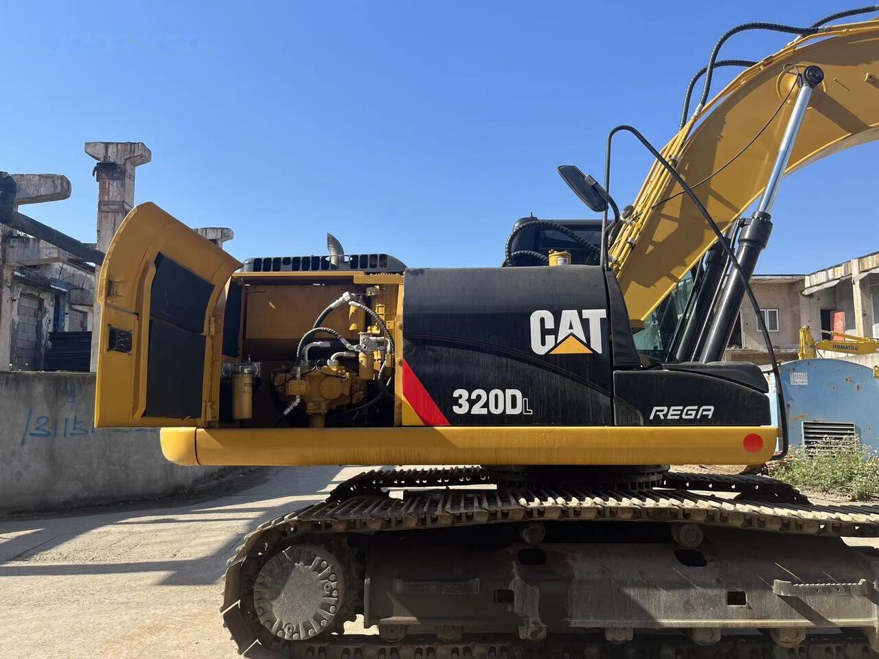 Caterpillar 320D - Pelle sur chenille: photos 5 Caterpillar 320D - Pelle sur chenille: photos 5
