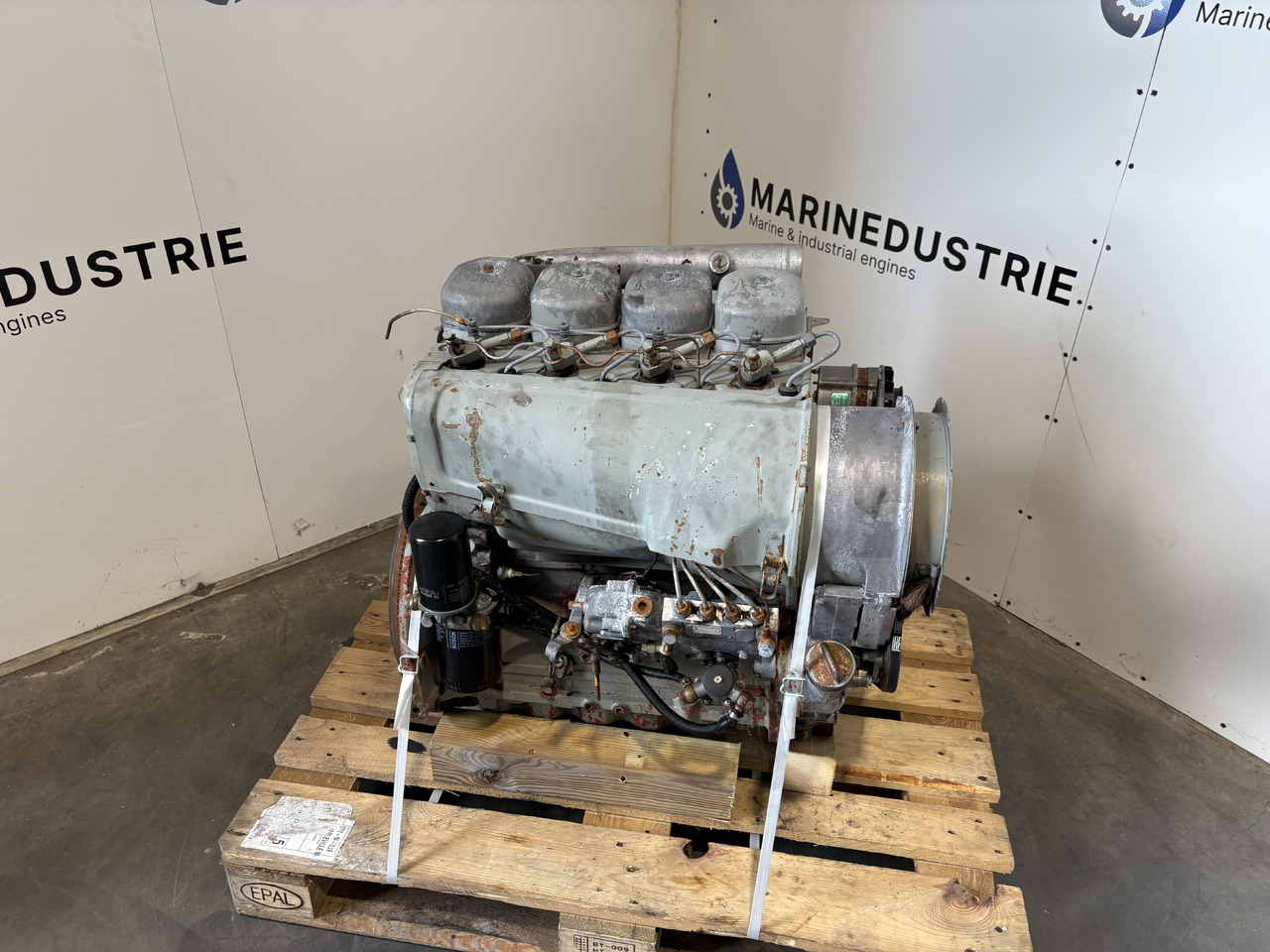DEUTZ F4L 912 - Moteur pour Engins de chantier: photos 1 DEUTZ F4L 912 - Moteur pour Engins de chantier: photos 1