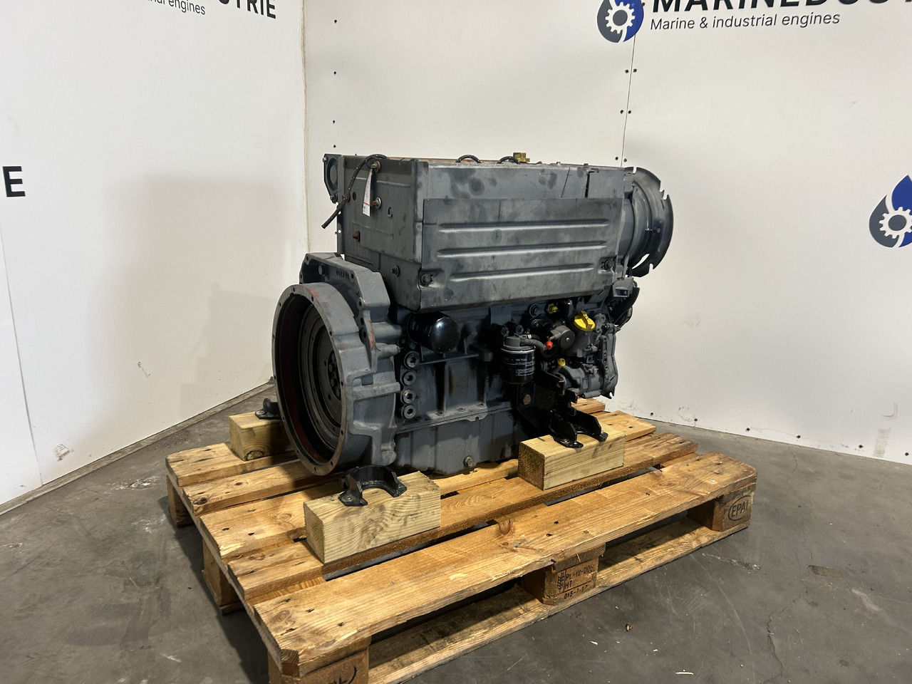 Deutz F4L 1011F - Moteur pour Engins de chantier: photos 1 Deutz F4L 1011F - Moteur pour Engins de chantier: photos 1