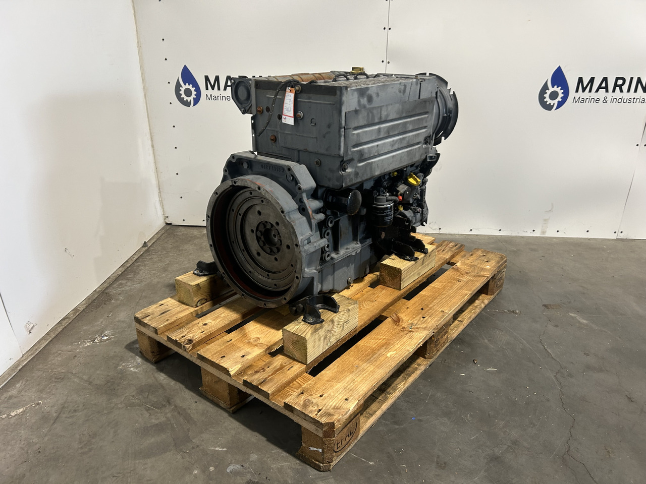 Deutz F4L 1011F - Moteur pour Engins de chantier: photos 3 Deutz F4L 1011F - Moteur pour Engins de chantier: photos 3
