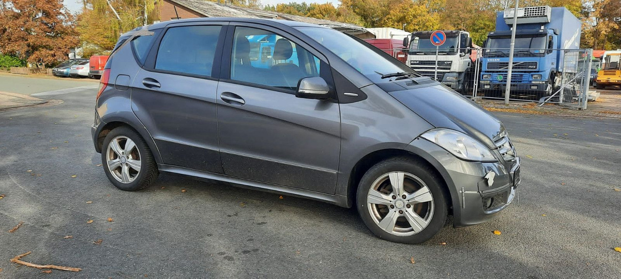 Mercedes-Benz A 180 A 180 CDI AVANTGARDE - Berline: photos 1 Mercedes-Benz A 180 A 180 CDI AVANTGARDE - Berline: photos 1