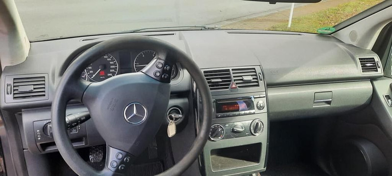 Voiture Mercedes-Benz A-Klasse 180 CDI AVANTGARDE: photos 10