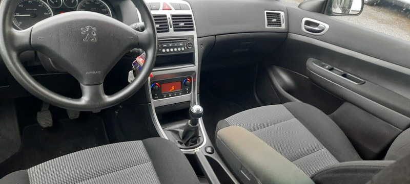 Peugeot 307 Grand Filou - Voiture à hayon: photos 5 Peugeot 307 Grand Filou - Voiture à hayon: photos 5