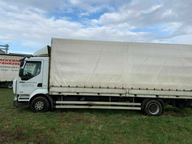 Renault 44A - Camion à rideaux coulissants: photos 3 Renault 44A - Camion à rideaux coulissants: photos 3