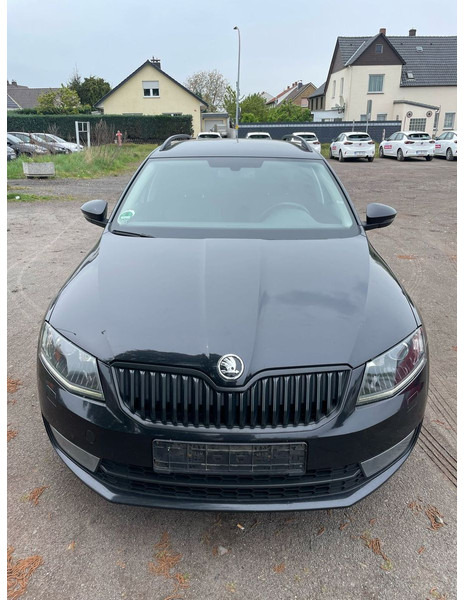 Škoda Octavia 2.0 TDI Green tec Solution Combi - Voiture break: photos 4 Škoda Octavia 2.0 TDI Green tec Solution Combi - Voiture break: photos 4