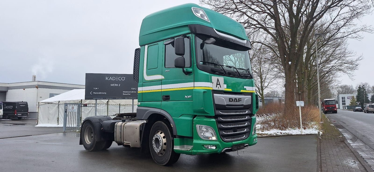 DAF 106-450 Super Spacs G.Haus/Hoch German - Tracteur routier: photos 1 DAF 106-450 Super Spacs G.Haus/Hoch German - Tracteur routier: photos 1
