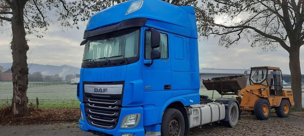 DAF 106-460 Super Spacs G.Haus/Hoch German - Tracteur routier: photos 3 DAF 106-460 Super Spacs G.Haus/Hoch German - Tracteur routier: photos 3