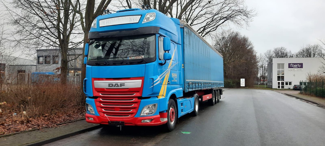 DAF 106-510 Super Spacs G.Haus/Hoch German - Tracteur routier: photos 1 DAF 106-510 Super Spacs G.Haus/Hoch German - Tracteur routier: photos 1