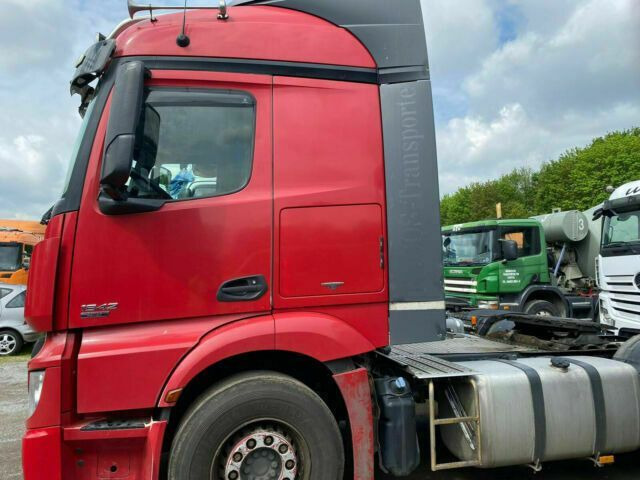 Mercedes-Benz 1842 Actros MP4 Kipperhydraulik - Tracteur routier: photos 3 Mercedes-Benz 1842 Actros MP4 Kipperhydraulik - Tracteur routier: photos 3