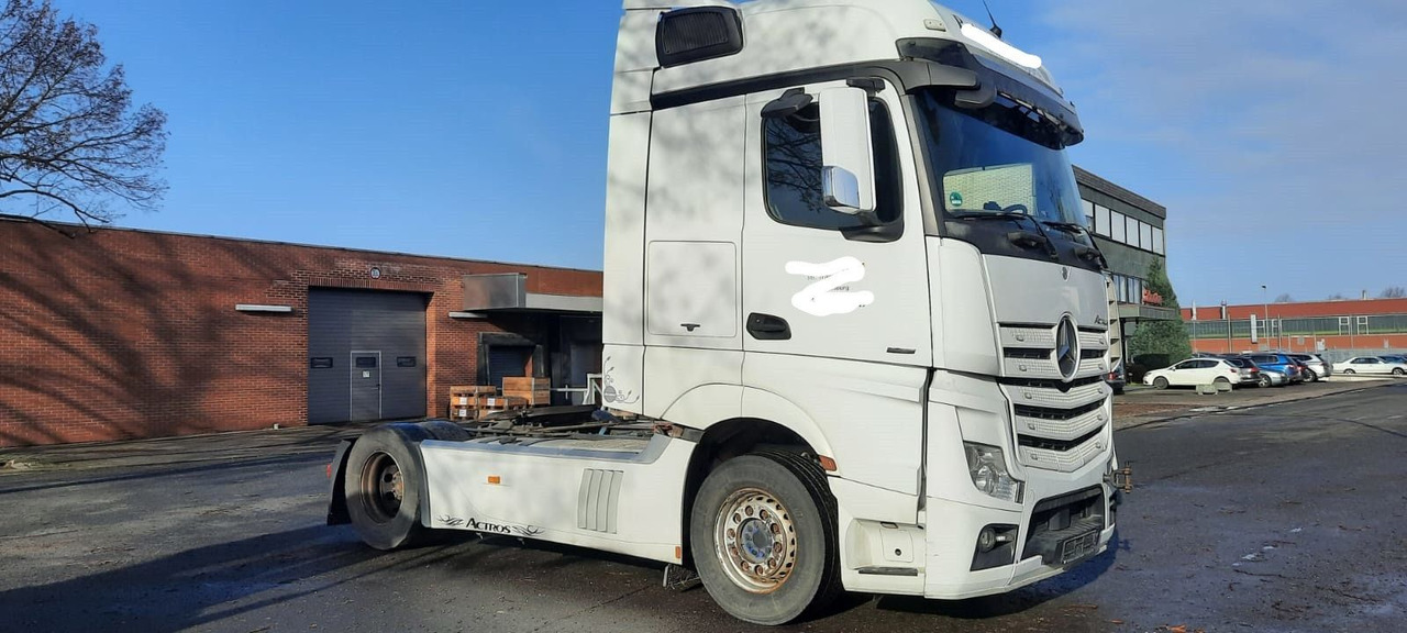 Mercedes-Benz 1845 Actros MP 4 - Tracteur routier: photos 1 Mercedes-Benz 1845 Actros MP 4 - Tracteur routier: photos 1