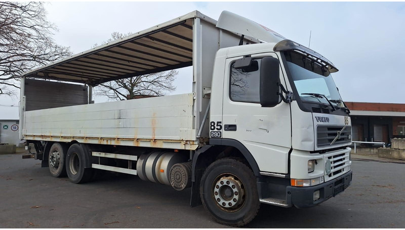 Volvo FM7 6x2 Koffer 3x vorhanden - Camion plateau: photos 2 Volvo FM7 6x2 Koffer 3x vorhanden - Camion plateau: photos 2