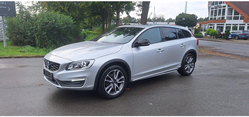 Volvo V60 Cross Country Summum AWD - Voiture break: photos 4 Volvo V60 Cross Country Summum AWD - Voiture break: photos 4