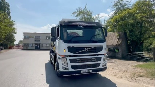 2011 Volvo FM Fuel Tanker - Camion citerne: photos 4 2011 Volvo FM Fuel Tanker - Camion citerne: photos 4