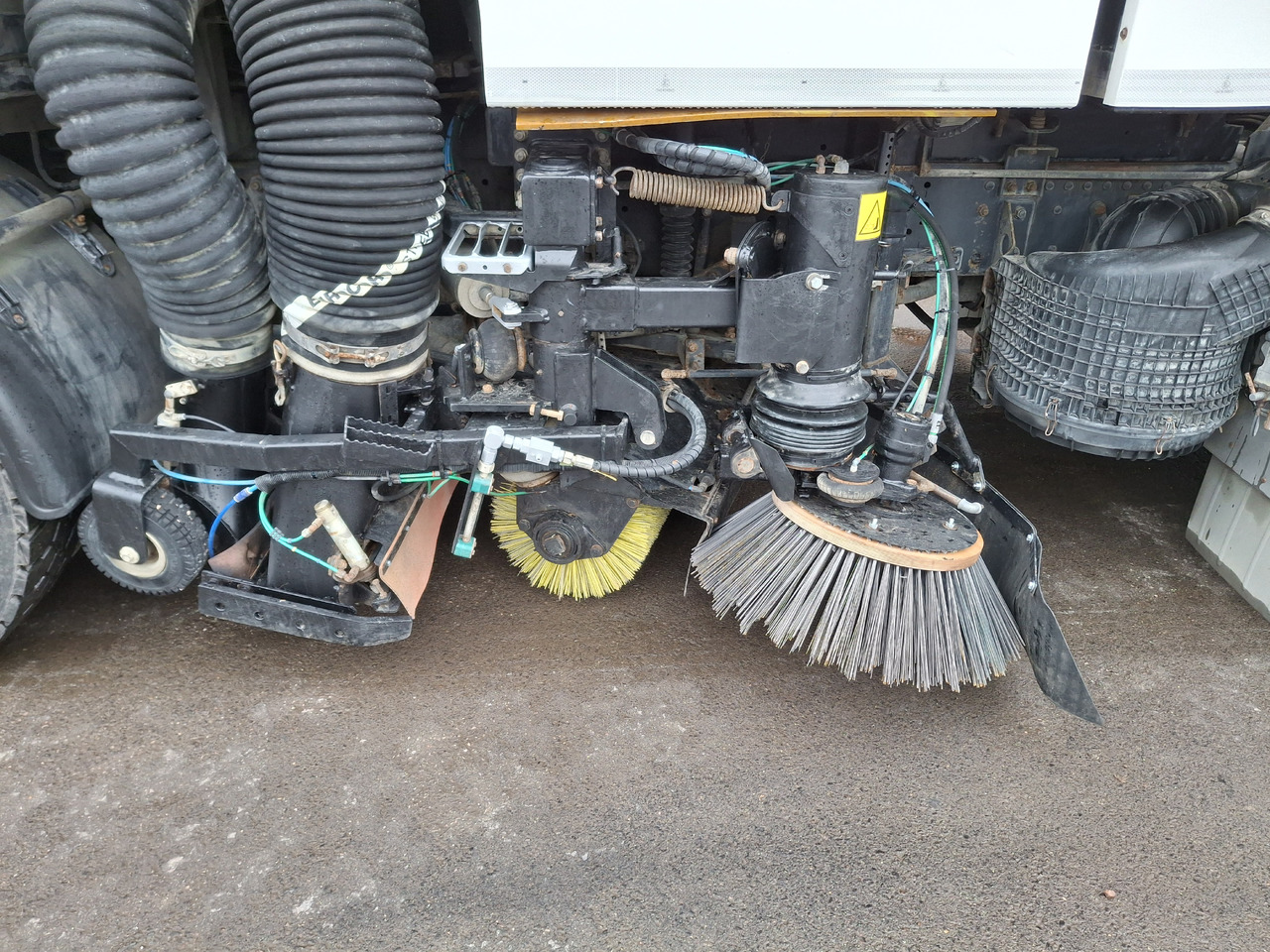 Balayeuse de voirie Mercedes-Benz Axor 1829 PM10 Zamiatarka Kehrmaschine FAUN: photos 8